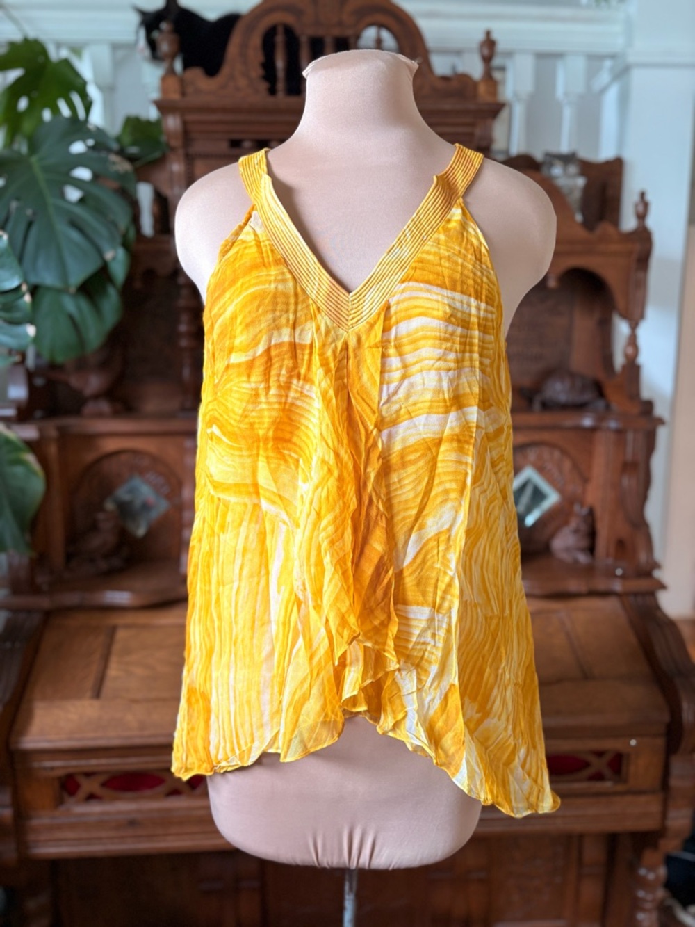 Diane Von Fustenberg Desiger Yellow Silk Sleeveless Blouse Size Medium